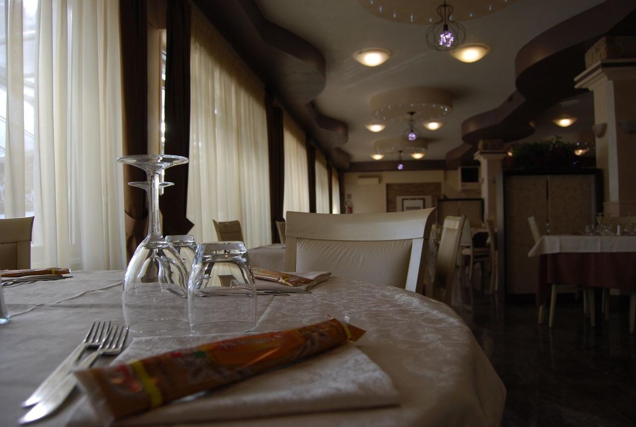 Hotel Iscla Эдоло Экстерьер фото